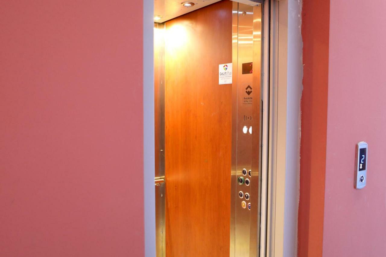 Annamari Apartamento Tbilisi Exterior foto